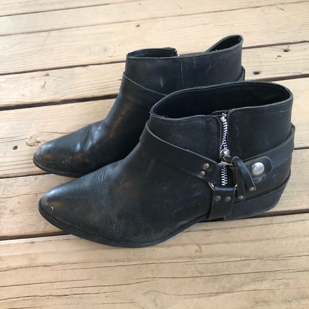Deena and Ozzy black leather boots size 8.5